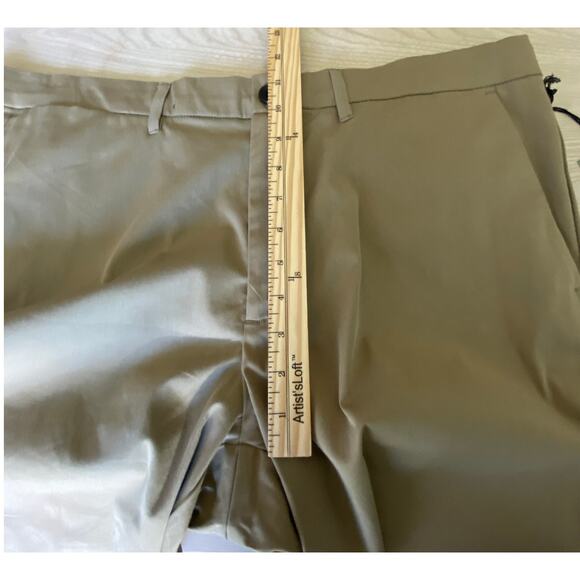 Goodfellow & Co Tech Shorts Men 40 Tan Wrinkle Resistant Stretch Waist Band NWT - Picture 10 of 12